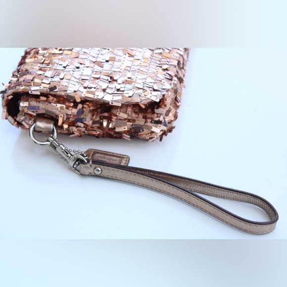 Coach limited edition sequin wristlet - Picture 4 of 14